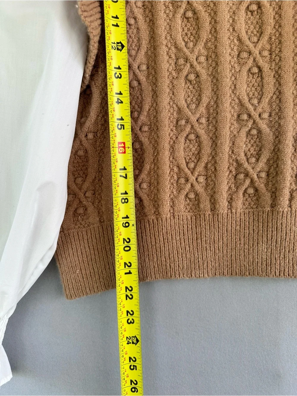 🎉5 for $45🎉 Entro sweater vest top size L